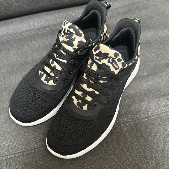 APL trainers - Picture 2 of 6